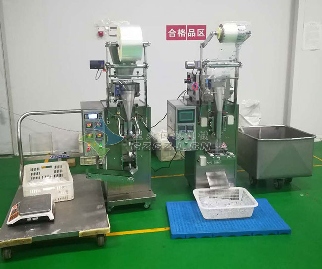 餃子餛飩調(diào)料包裝機(jī)-醬油醋包包裝機(jī)整機(jī)展示