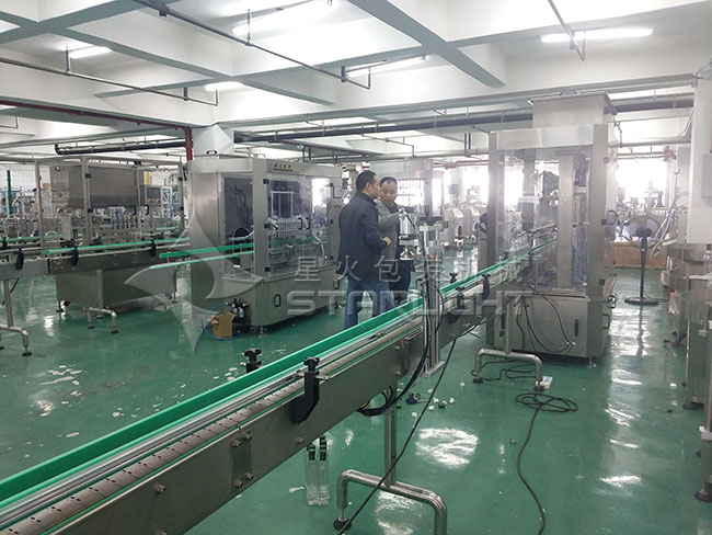 酵素灌裝設(shè)備整機(jī)廠房實(shí)拍展示