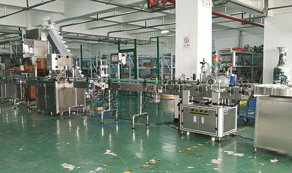 小型自動灌裝機