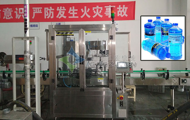 車用添加劑灌裝機生產(chǎn)現(xiàn)場