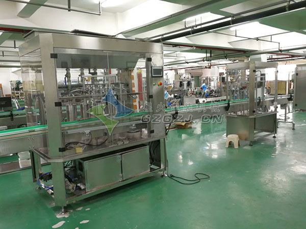 大豆油灌裝機(jī)主圖