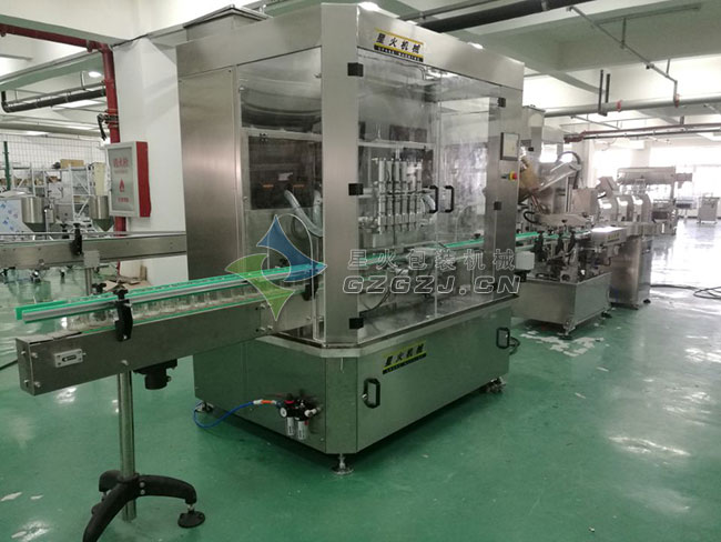 全自動調(diào)味醬灌裝生產(chǎn)線廠房內(nèi)實(shí)拍展示